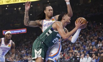 吉昂19+11霍姆格伦16+13 雄鹿击败雷霆