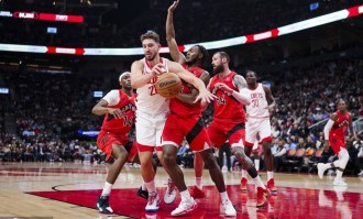 杜兰特31分申京18+8+9 火箭大胜送猛龙4连败